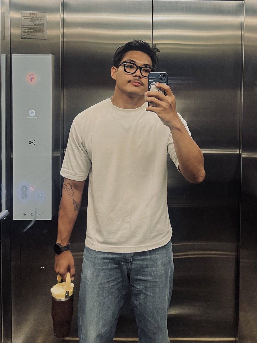 garurumawn's tweet image. soljum udah, makan udah, terus apa yang belum? Ya, bener