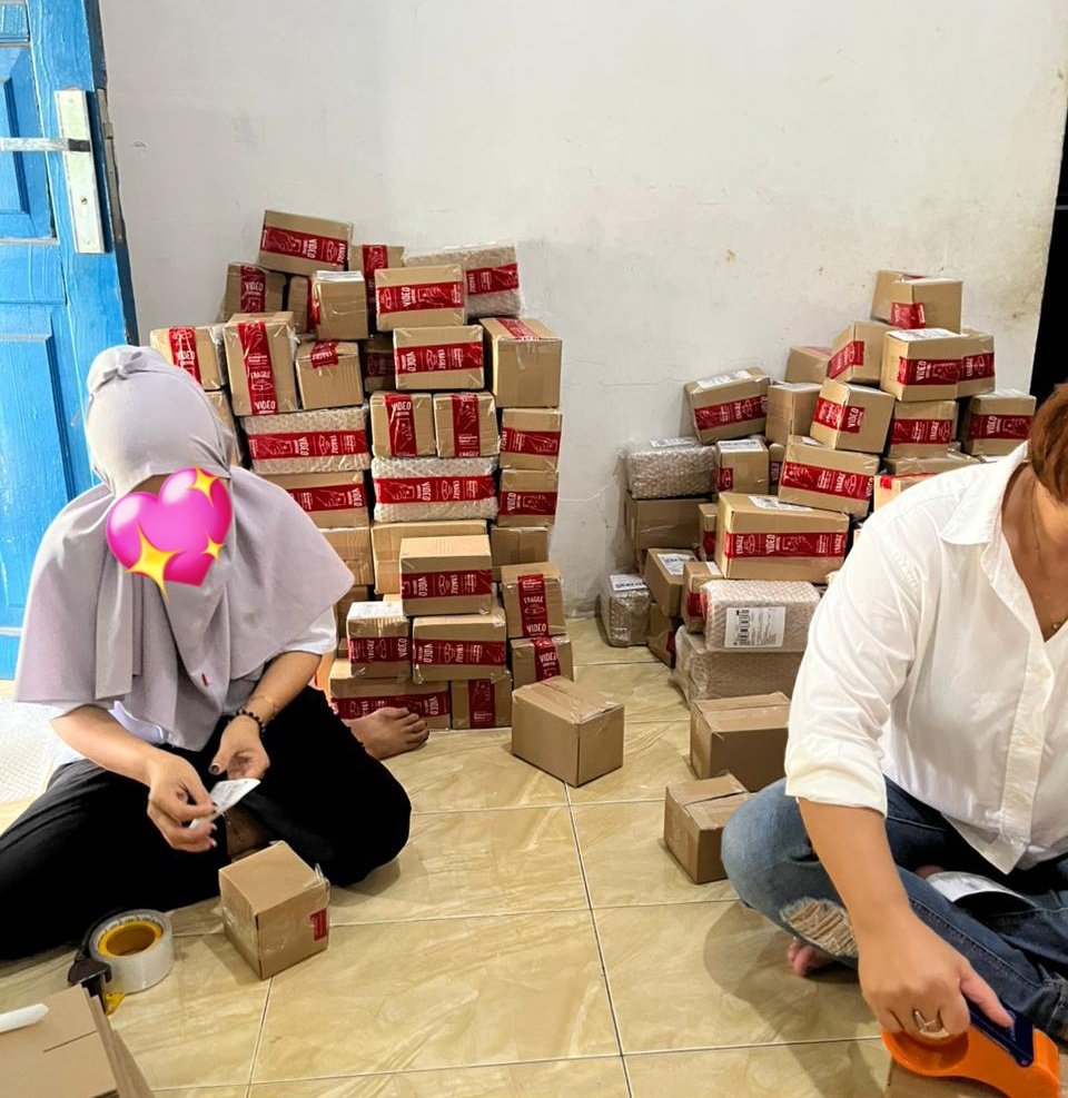 ionn🐬 tweet media