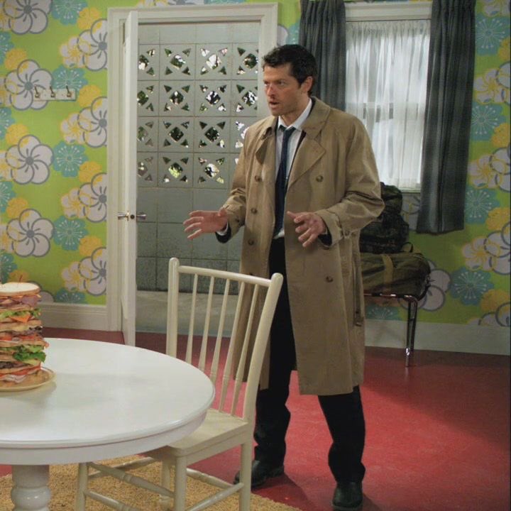 _cookiecas's tweet image. i dunno guys, it seems like he was talking abt dean’s booty