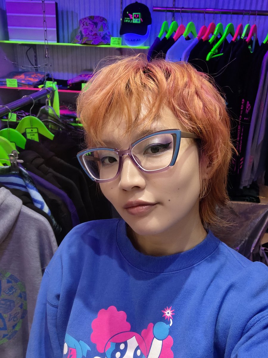 あいるんるん￼ るんるんストア、本日よりばっちりオープンしております🙂‍↕️ 年末