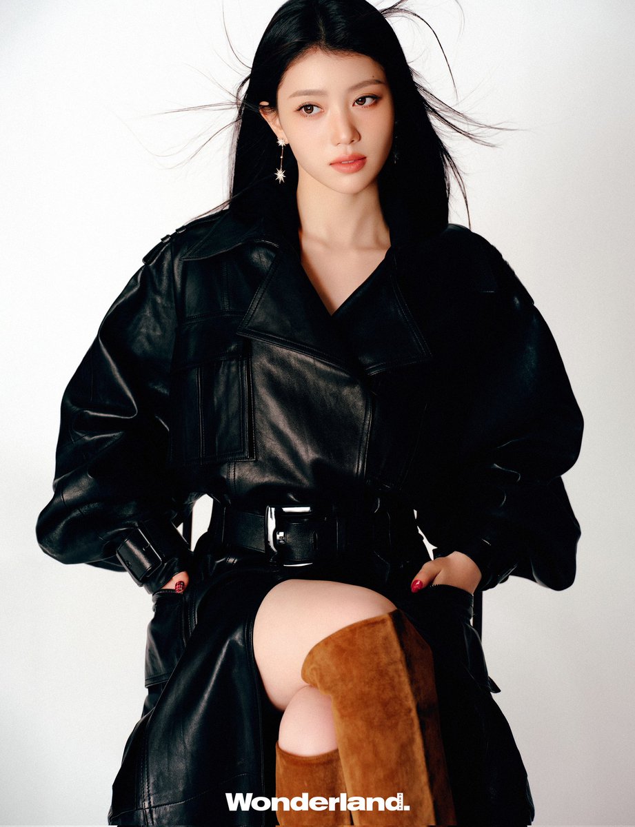 XIAOTINGTEAM's tweet image. 260109 — #XIAOTING confirms to Wonderland that she is preparing a solo song. #샤오팅 #沈小婷 #シャオティン 

"The song I'm preparing might feel a little different, but it's something I want to show you... a little spoiler, I think it'll be a song with a slightly cooler vibe"