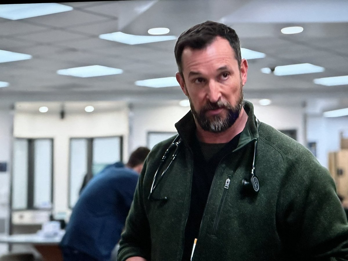 triphosph8's tweet image. This is how he stares after Langdon after having a three minute bitch-off with his ex-best friend/resident #PittSpoilers