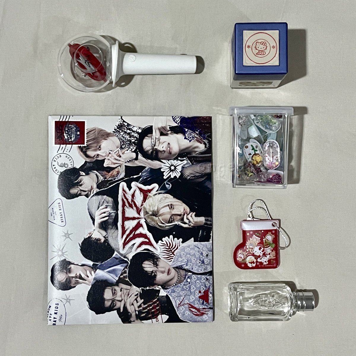 combining my things with my skz albums