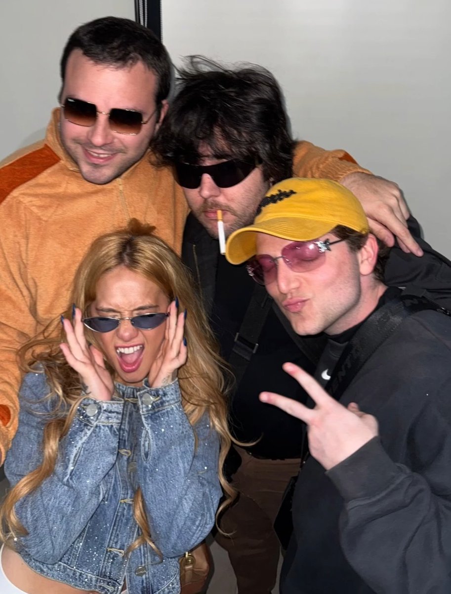 sabes que en el programa d hoy van a seguir en pedo cuando angela y marcos hace dos horas estaban asi