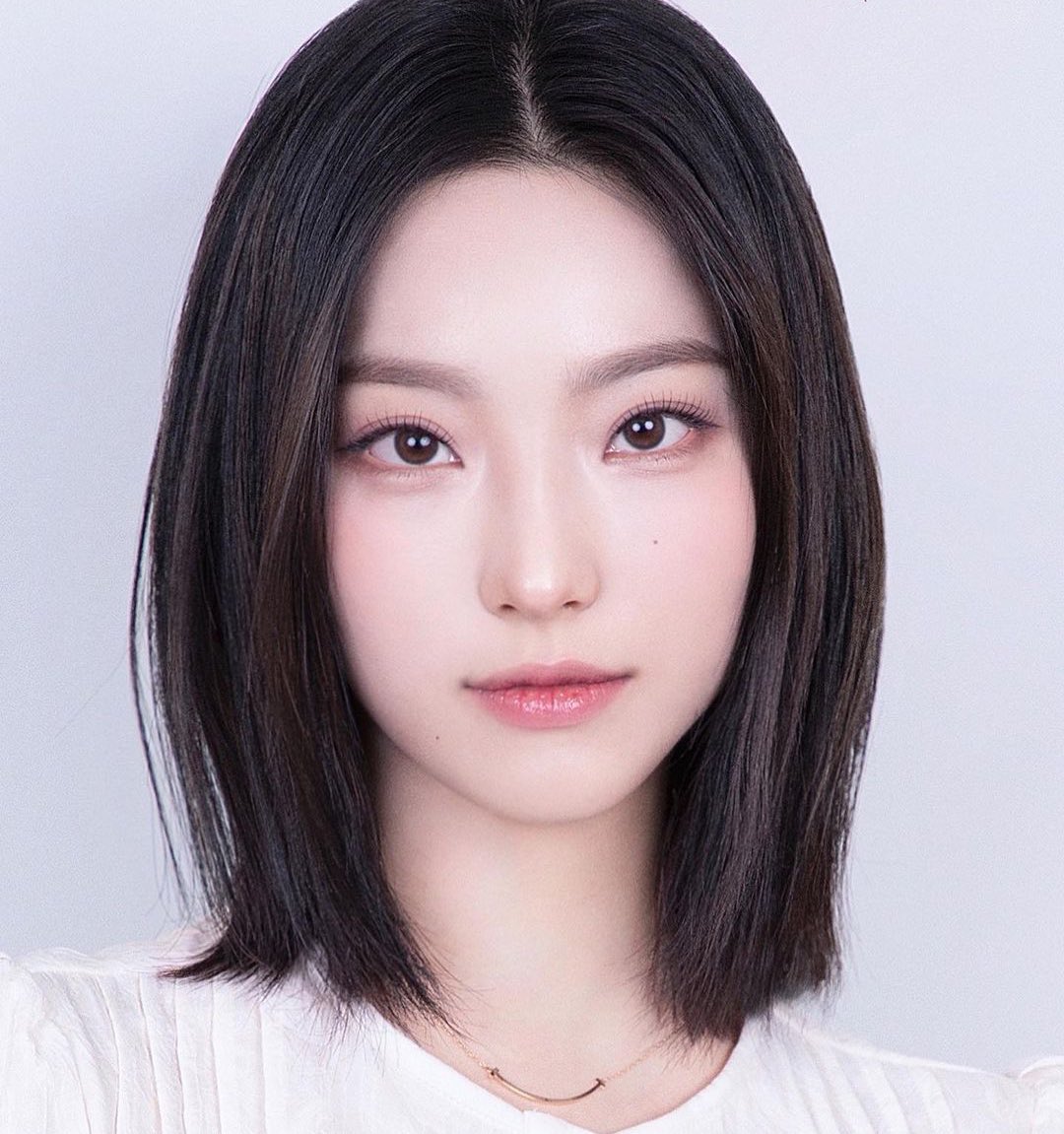jisunsdoll's tweet photo. remember when særom trended cuz she looks like real life nævis https://t.co/KTllkHFzOh