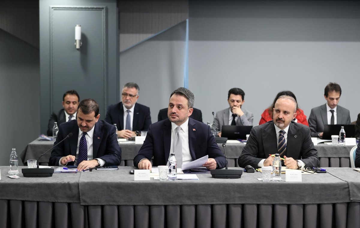 Antalya’da düzenlenecek Uluslararası Uzay Kongresi’nin hazırlıkları kapsamında Kongre Yönlendirme Komite Toplantısına katıldık.

Türkiye’nin Milli Uzay Programı doğrultusunda uzay alanındaki yükselişini dünyaya yansıtacak önemli organizasyon için çalışmalarımız sürüyor.

📍Ankara