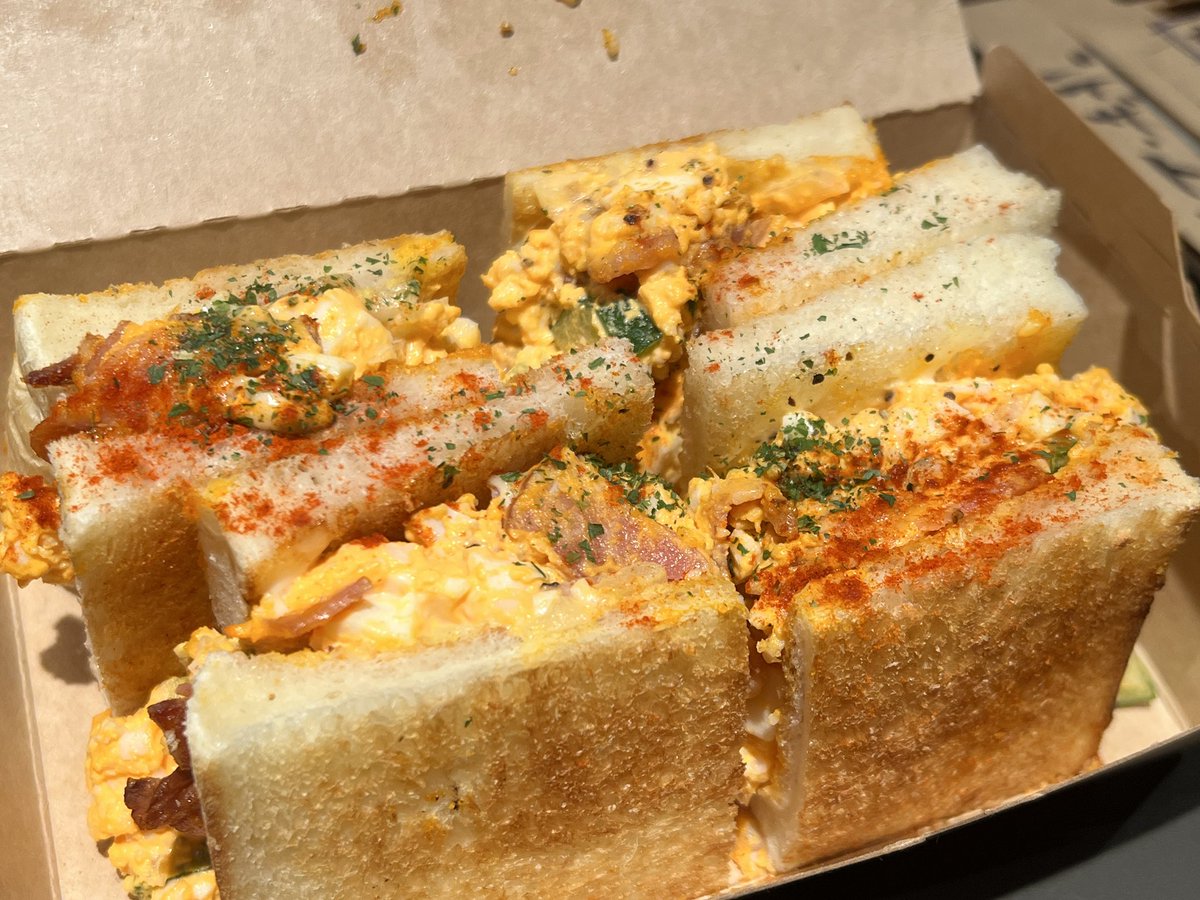aoi_____cl's tweet photo. 遅くなりましたが、新年明けましておめでとう御座います🎍
皆様、本年もどうぞよろしくお願いいたします♪

1/11(日)に18時〜北堀江ジャズベリーさんにて演奏させていただきます！
お食事とっても美味しいです（2.3枚目😋）
是非何時からでもお気軽にお越しください💖ご予約承ります💌 https://t.co/GZVjVJin3E