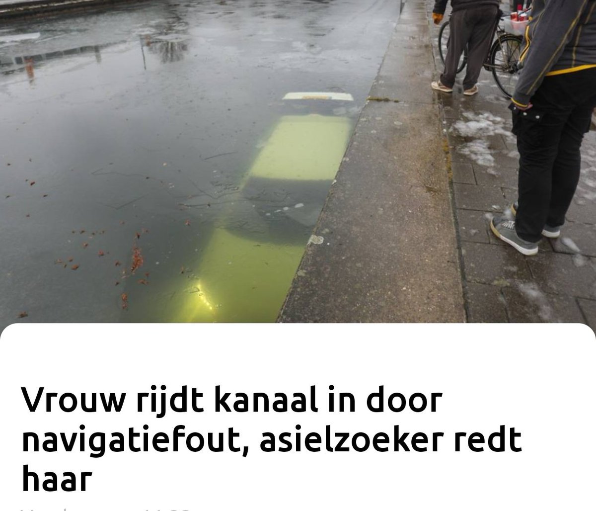 Vrouw rijdt kanaal in door navigatiefout in Eindhoven