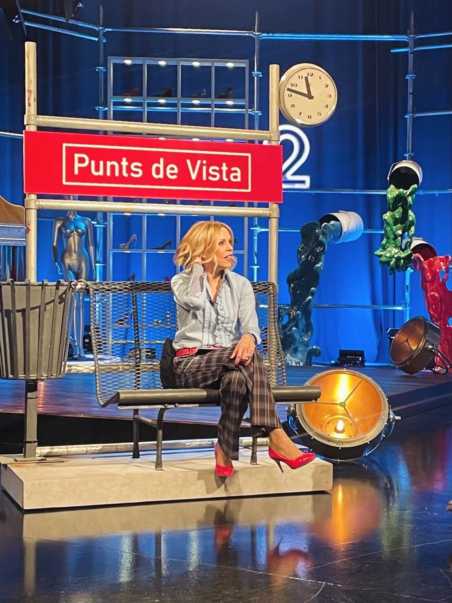 taniasarrias's tweet image. 💛📺 La felicitat de saber que demà torna “Punts de Vista” amb el primer capítol de l’any. Un petit oasi on la Cultura és la gran protagonista.

❣️Dissabte, a les 14’25h a La2cat