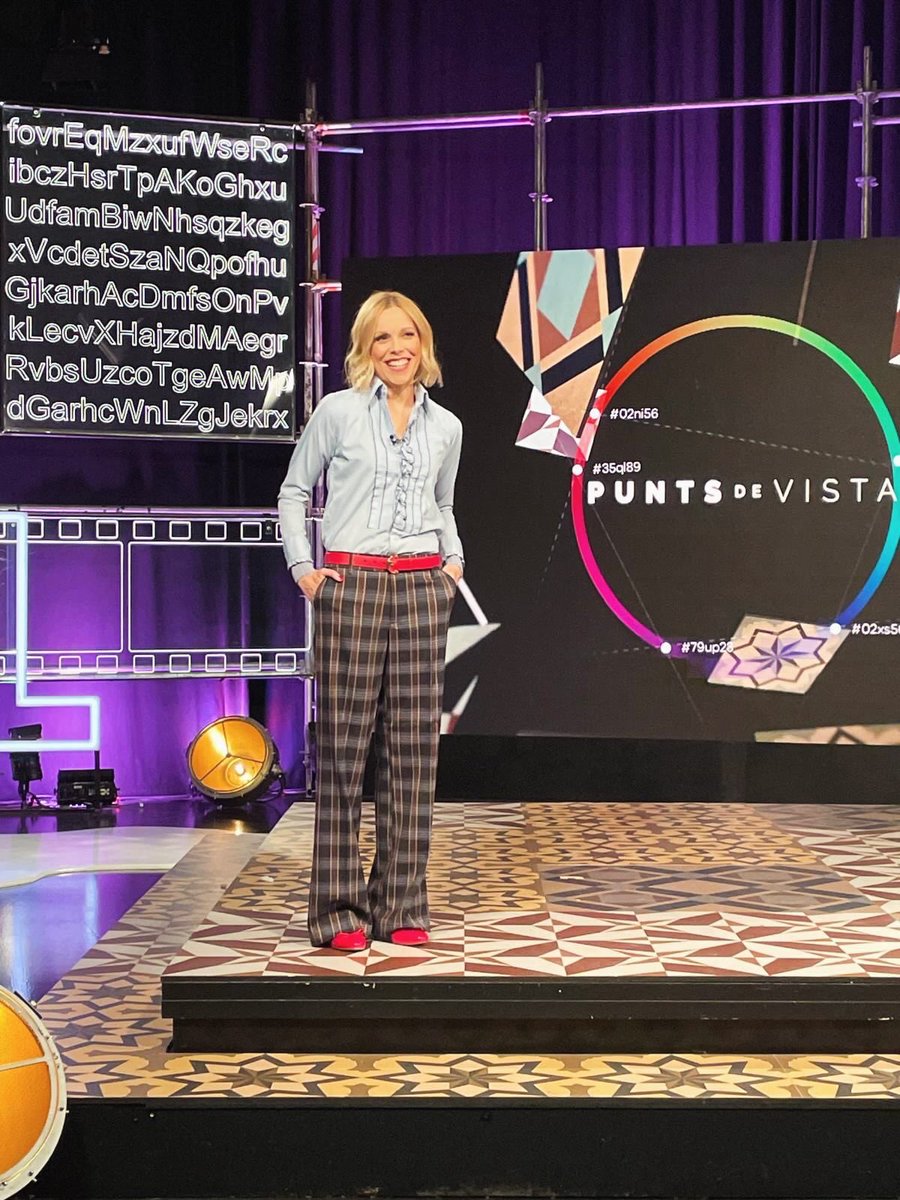 taniasarrias's tweet image. 💛📺 La felicitat de saber que demà torna “Punts de Vista” amb el primer capítol de l’any. Un petit oasi on la Cultura és la gran protagonista.

❣️Dissabte, a les 14’25h a La2cat