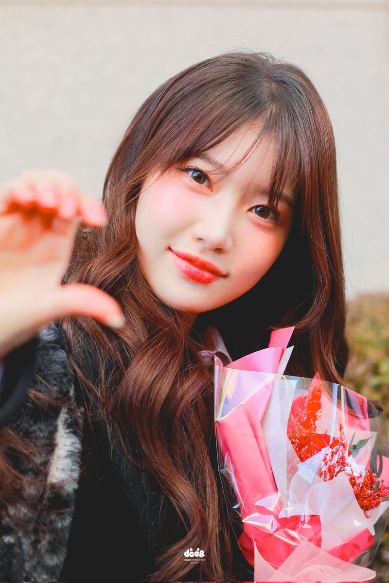 doo8ight's tweet image. 260108 한림예고 졸업식 #서유 ʚ♡ɞ

#유스피어 #서유