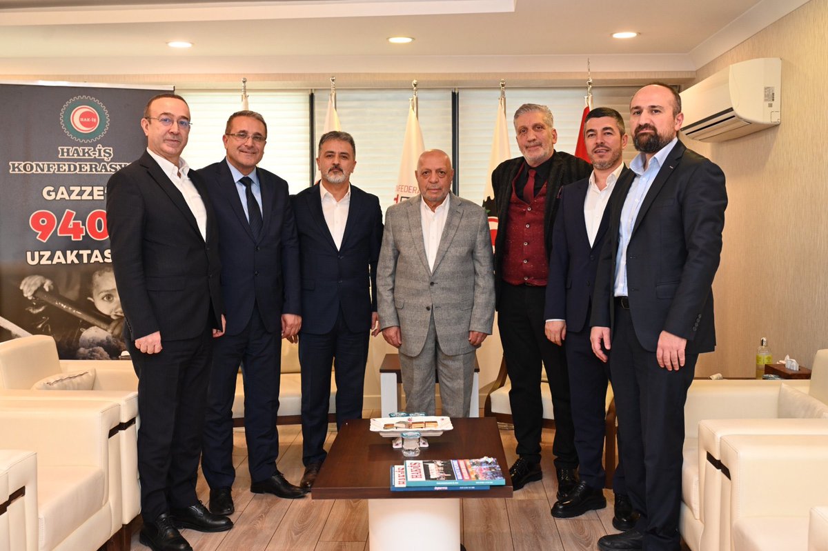 hakiskonf's tweet image. Arslan, Öz Gıda-İş Sendikamızın Yönetimi İle Bir Araya Geldi

Genel Başkanımız Mahmut Arslan, 9 Ocak 2026 tarihinde Konfederasyonumuza üye Öz Gıda-İş Sendikamızın Genel Başkanı Ramazan Gülpolat ve beraberindeki Yönetim Kurulu üyeleriyle bir araya geldi.

hakis.org.tr/haberler.php?a…