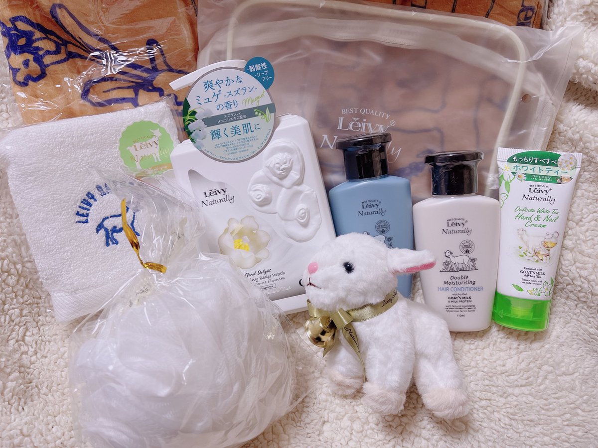 レイヴィーの福袋届いた✨
金のレイちゃんセット💋🐏💞
はちゃめちゃに可愛いし鈴もちゃんと鳴って愛おしいすぎる😭😭
石鹸たちも使うの楽しみ‼️