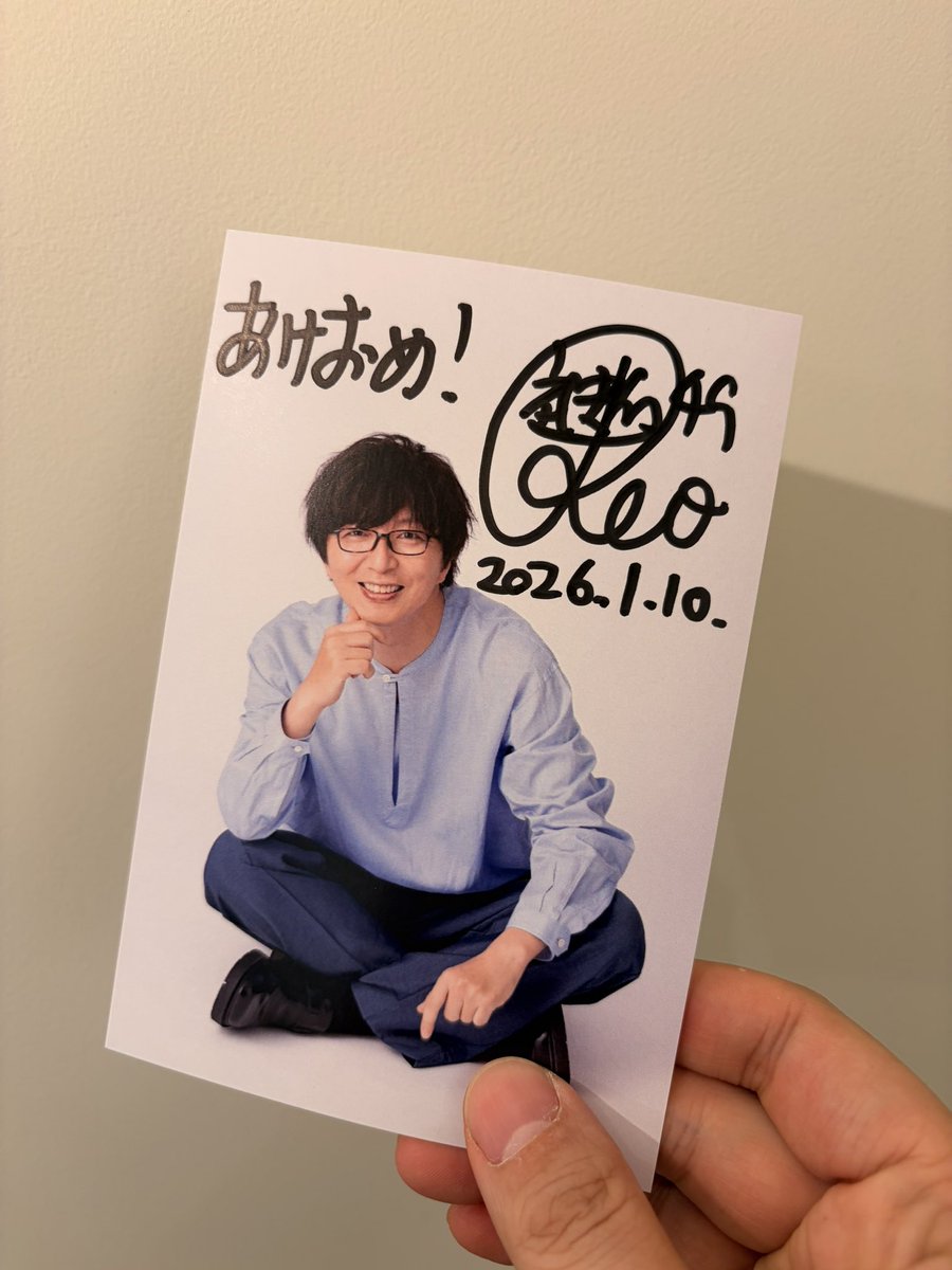 サイン入り #捉え本 もLIVE会場で販売！1月の公演では、あけおめ