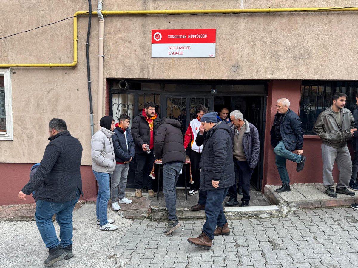Geçtiğimiz günlerde kaybettiğimiz değerli büyüğümüz merhume Nazlı Bakoğlu hayrına lokma dağıttık. Bu vesileyle değerli büyüğümüze bir kez daha Allah'tan rahmet, sevenlerine başsağlığı dileriz.

#ultrAslanUNI