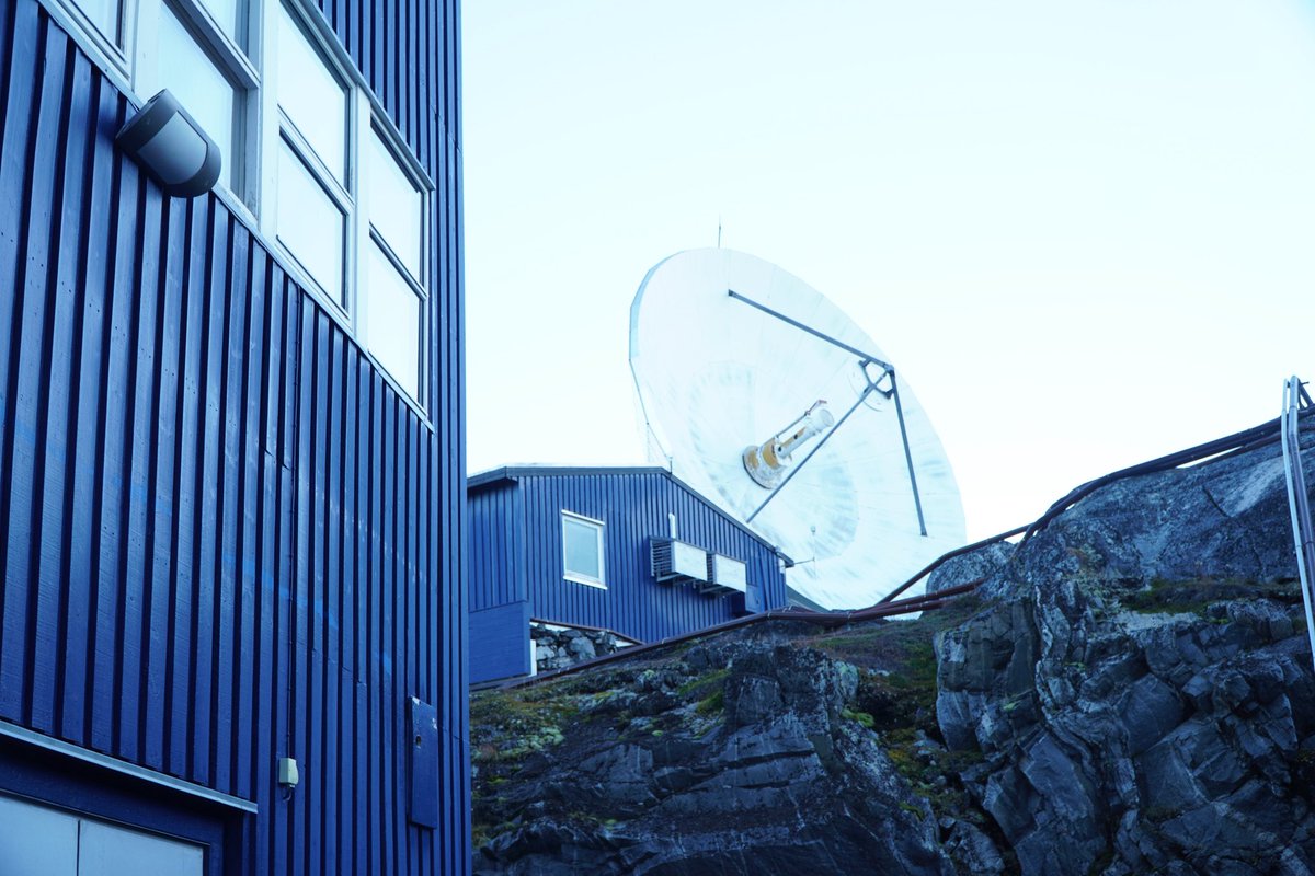 PR_Thionnet's tweet image. 🇬🇱 🇫🇷 La France a-t-elle des intérêts au Groenland ? 

Oui ✅

Je vous en présente un très concret. 

En septembre dernier j’ai pu me rendre au Groenland dans le cadre d’un mission parlementaire. Nous nous sommes rendus à Nuuk au siège de l’entreprise Tusass, chargée des…