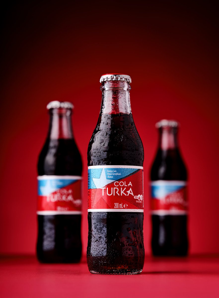 Lezzet ortada, sohbet hazır. Şimdi bir #ColaTurka açma zamanı!🥤✨