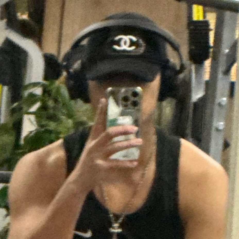 mingyutese's tweet image. mingyu gym mirror selcas ftw