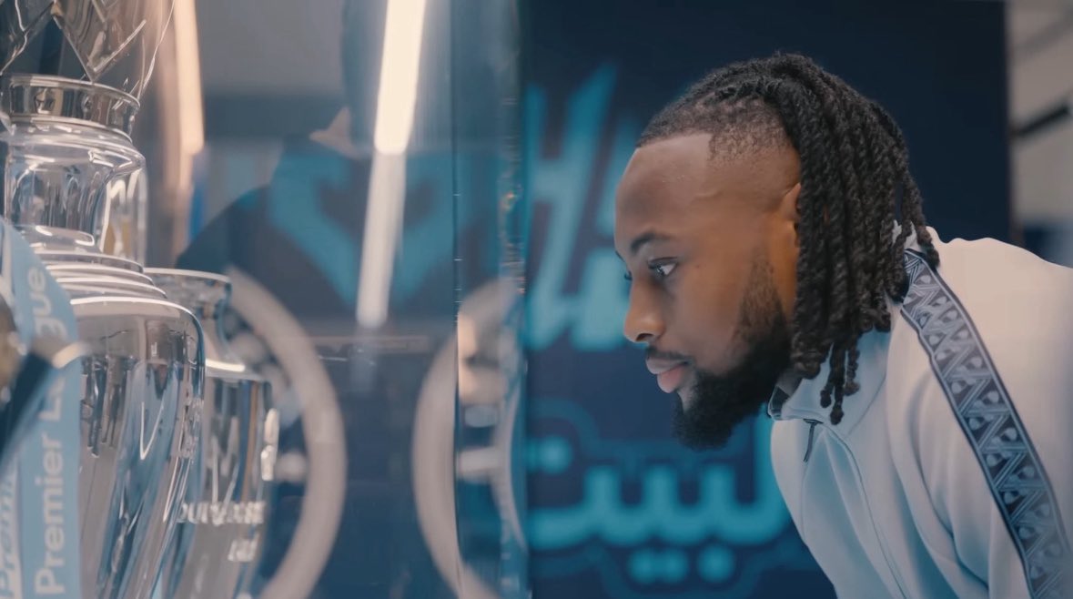 Tunnykvng's tweet image. Wonder what he would be looking at if he signed for Arsenal 😂