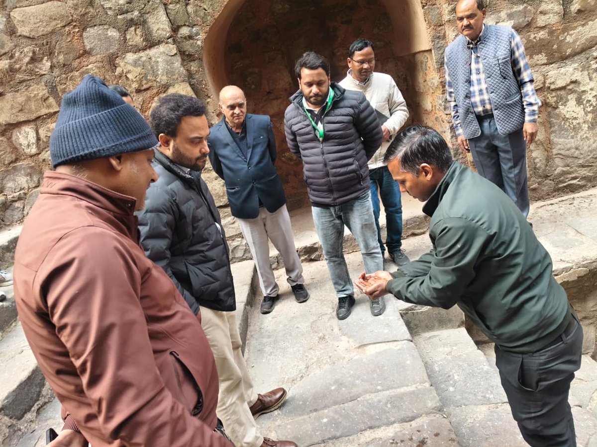 DM NEW DELHI tweet media