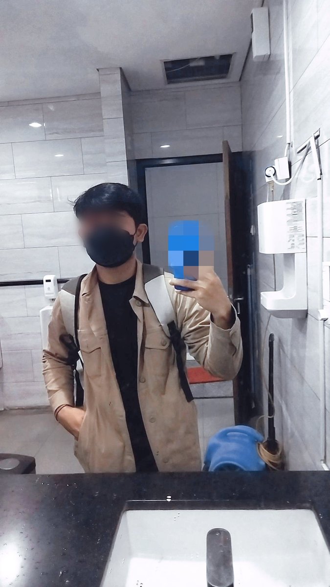 Balik kerja wajib mampir ngaca dulu 😅