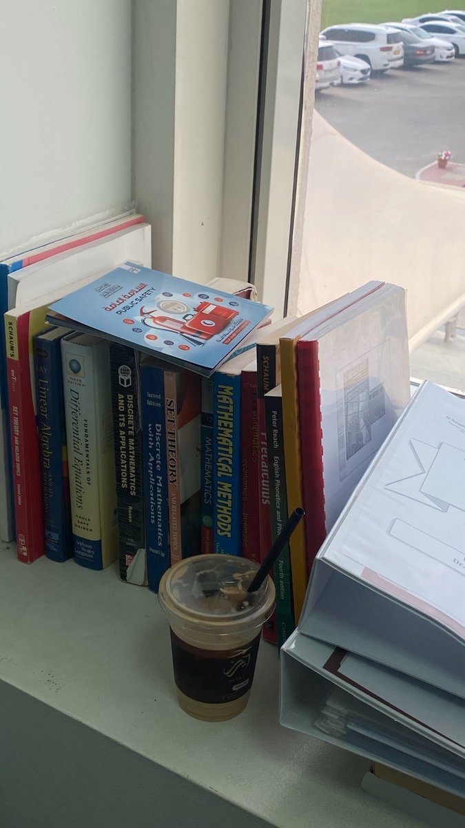 ifatmaa996's tweet photo. على مشارف الانتهاء من رحلة الماجستير في عمر العشرين المليئة بالمعرفة و التحديات 🎓📚 . https://t.co/XLNolXIHvT