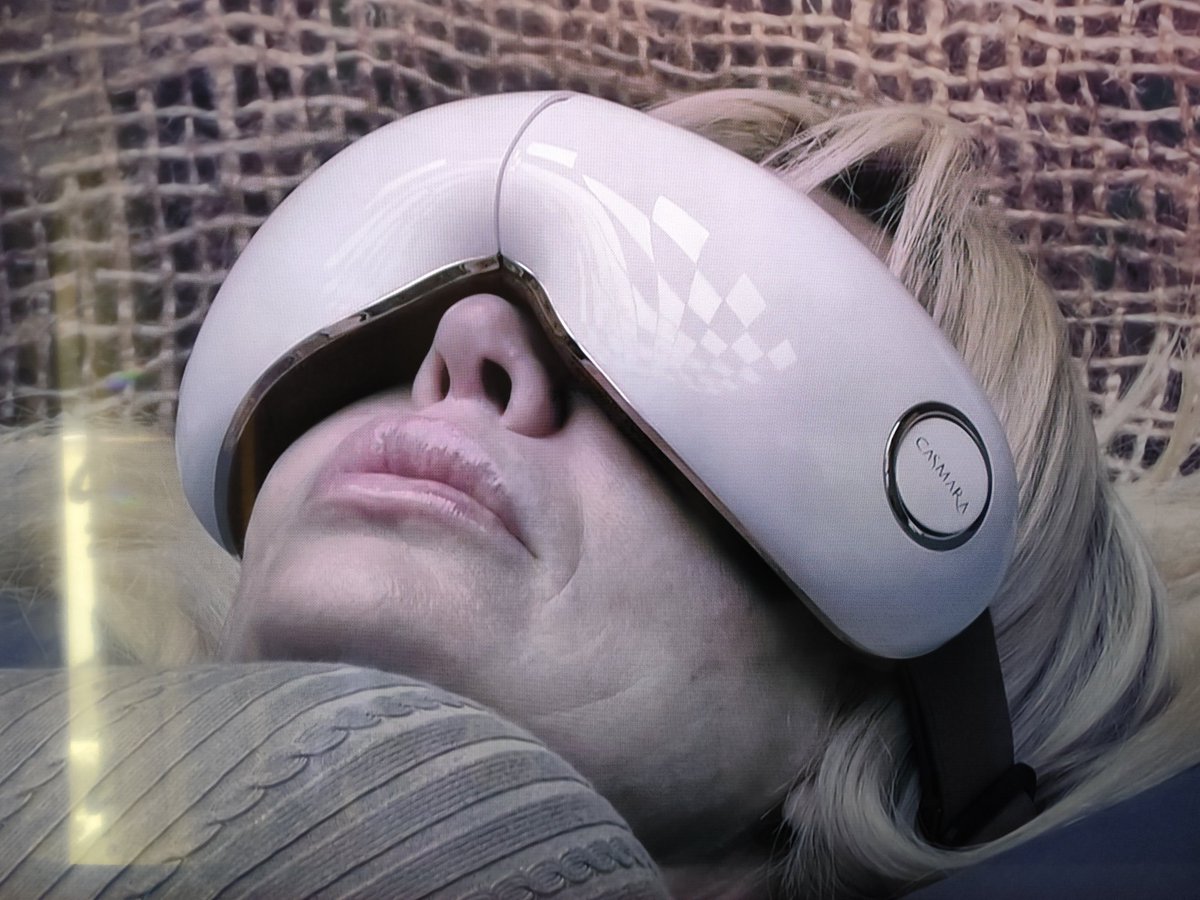 FanaticaGH7's tweet image. Ahora entiendo porque vino en un ovni.
#GHDuo9E