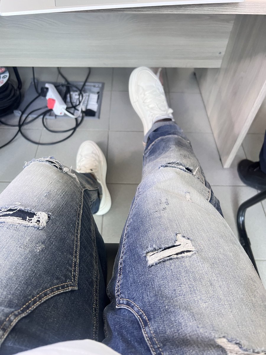 Jocks_FN's tweet image. Forgot I had meetings today… now I’m out here presenting quarterly results looking like I just robbed the venue 💀😭

#Accounting