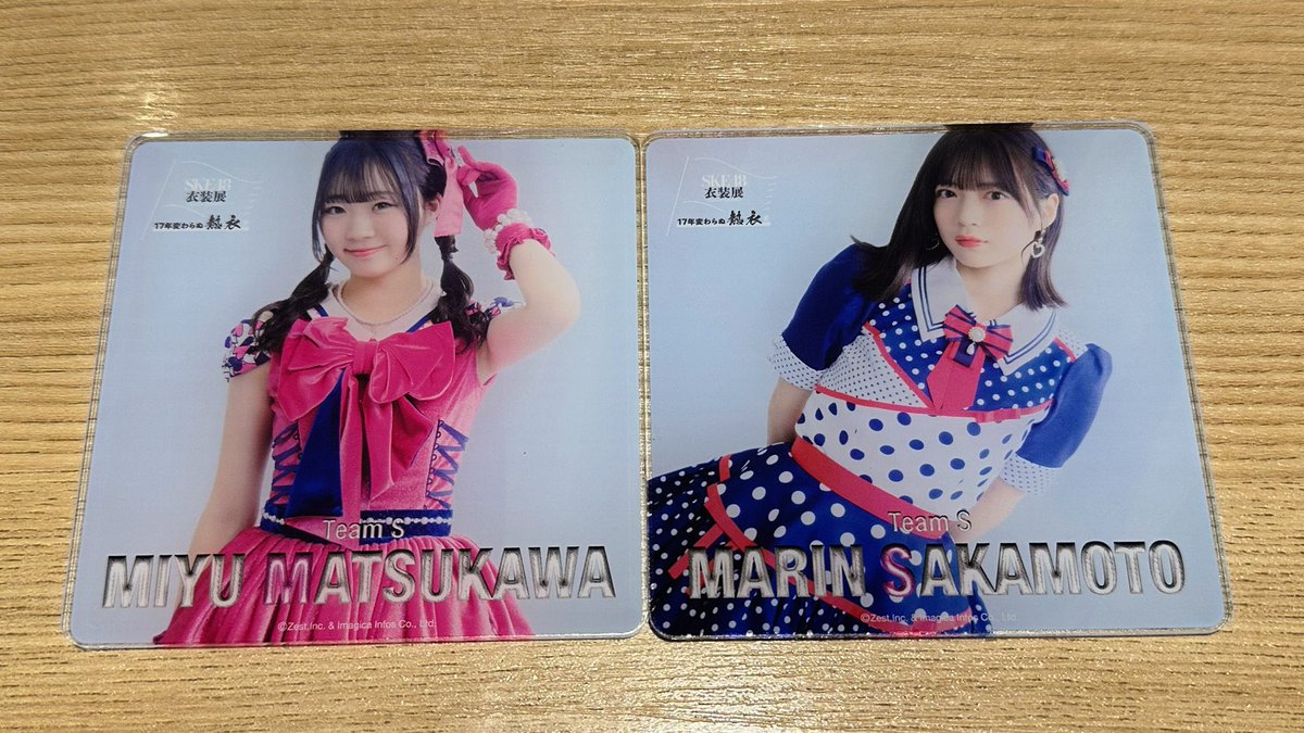 会場で ・公式 コスチュームパンフレット ・アクリルコースター ・缶