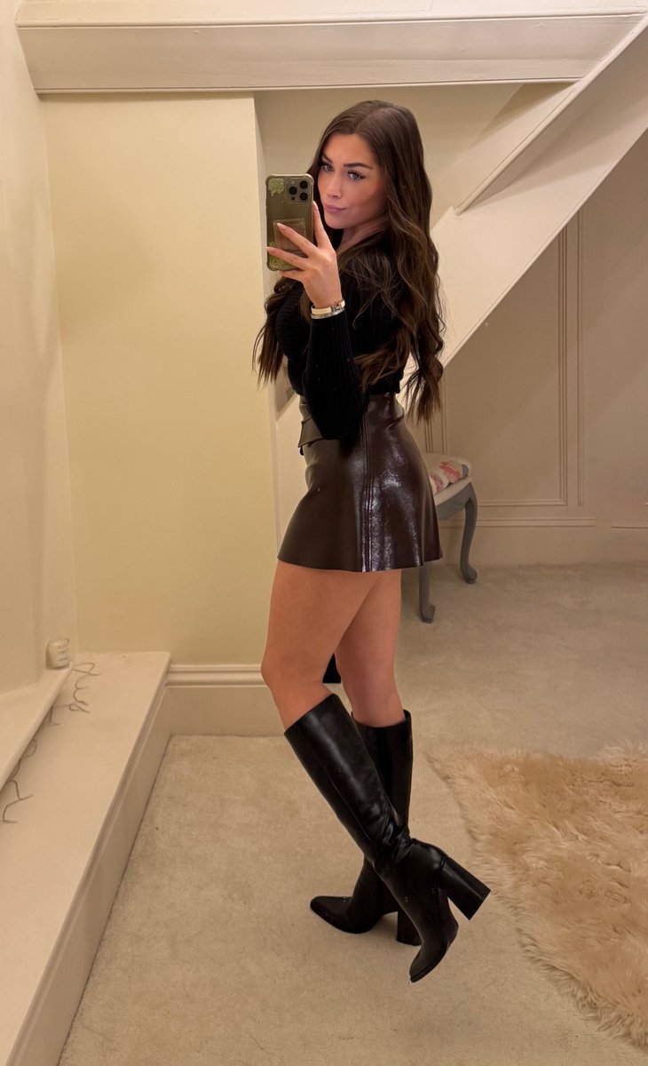 ccountryGoddess's tweet image. It’s my world &amp;amp; you pay to be in it 🎀💝