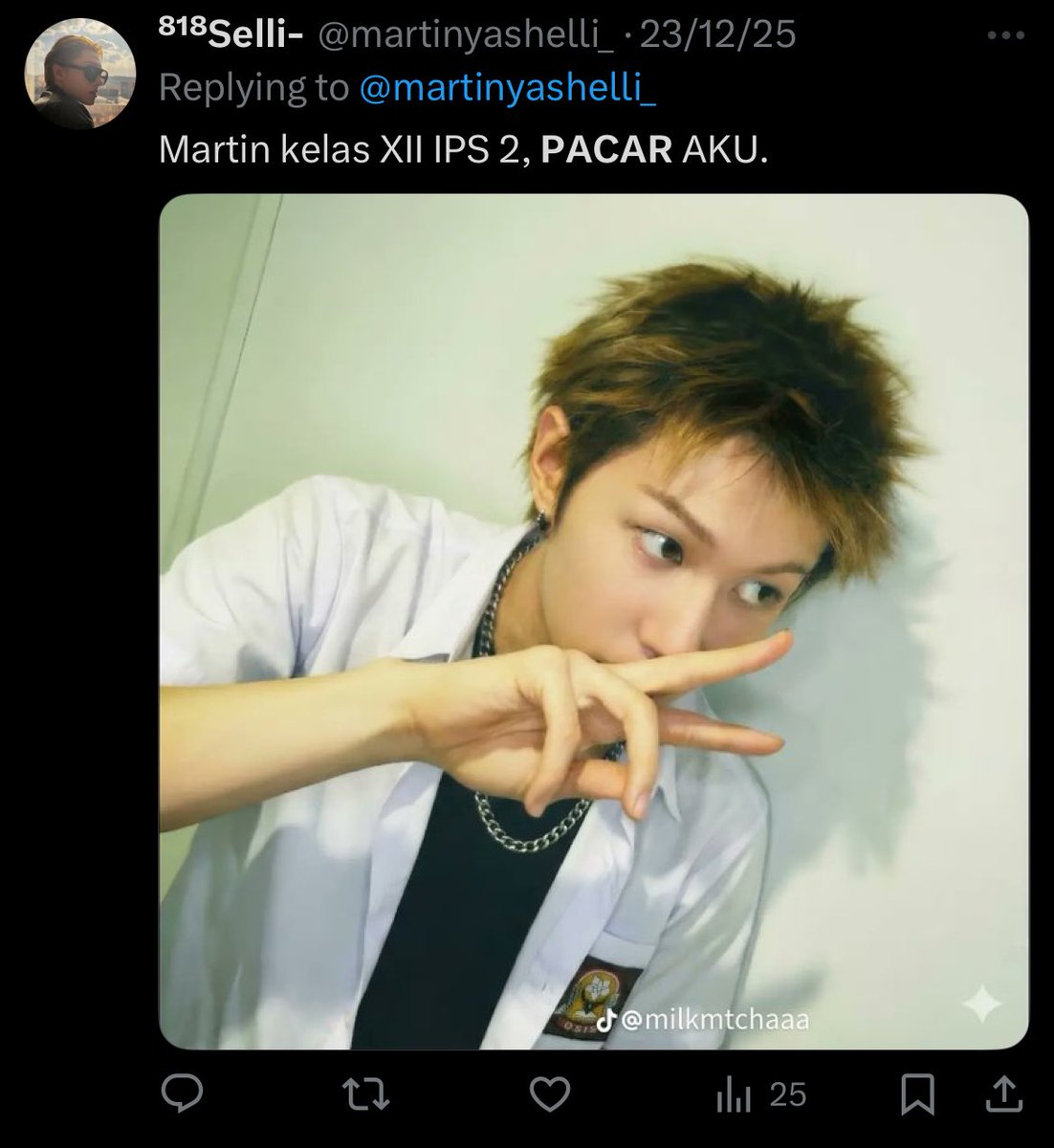 martinnisme's tweet image. Guys minta tolong RnB user  @//martinyashelli ya. 

Dia udah pernah dicalled out dari Agustus tahun lalu tapi sampai sekarang akunnya masih ada dan masih sering ngeluarin tweet aneh yang arahnya romantisasi minor kayak manggil 🦒 sayang/pacar dan bentuk halu berlebihan lainnya.…