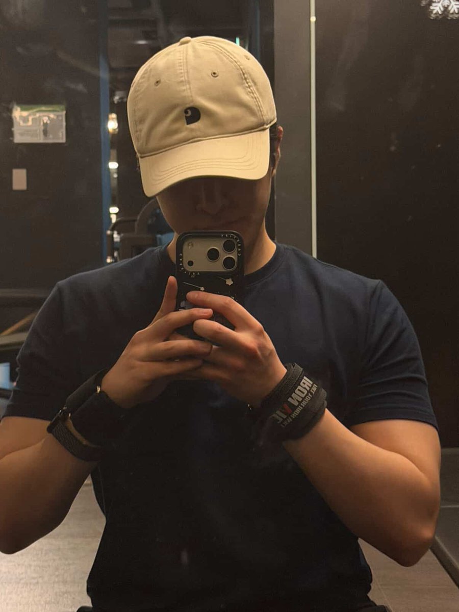 Pop7base's tweet image. GOT7’s Youngjae shared new gym photos on Instagram, along with a sweet update from his military service journey.

“Hello~~ How have you been!? I’ve been living according to my daily schedule. Please make sure to eat well, and if you’re in a warm country, be careful of the heat,…