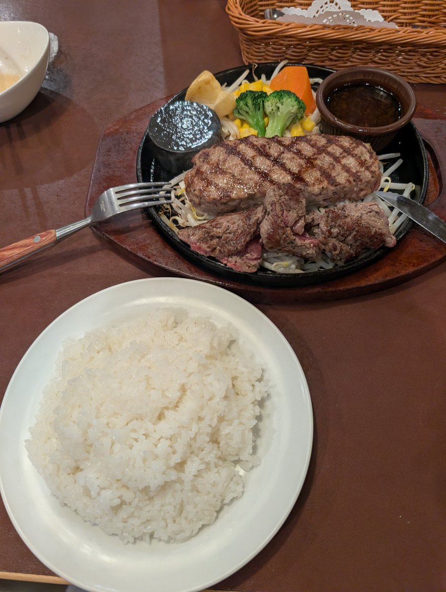 try797's tweet image. 年始カウベル