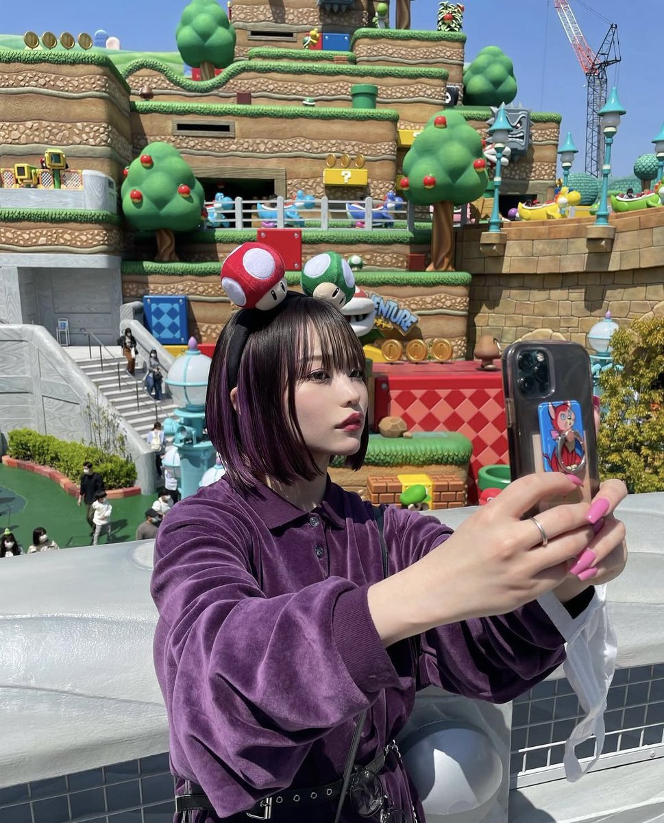 着なくなった服実家に送ったらおばあが着てて神