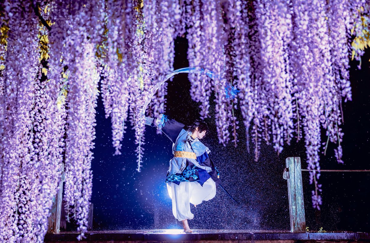 水袖って言うんだ…
後日談で呼吸が舞としてのこっているっていうのを、初代で腕を無くした🌊さんが布をつけて水の流れを表現してるのをやりたくてこういうのやったの、全く知らないでやったけど…名称が感慨深い。