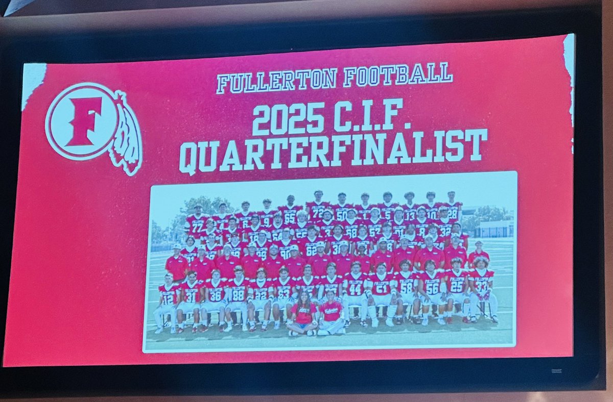 NKaravedas's tweet photo. Special night celebrating a special football season!  #Blessed #Banquet #RollTribe #BestGroup #OG 🏈 https://t.co/s7XxxRDcjO