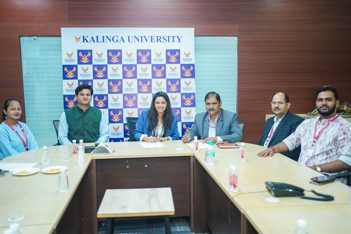 Kalinga_CG's tweet photo. Kalinga University has taken another powerful step toward shaping future-ready leaders by extending its MoU with Young Indians (Yi), an integral initiative of the CII, for a further period of three years. https://t.co/QgohGpvlVw