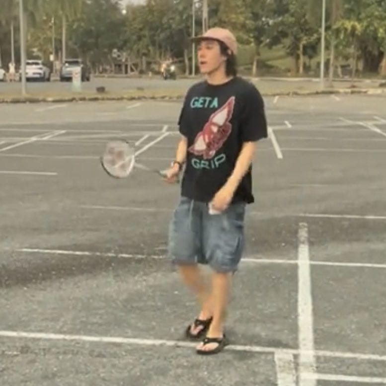 184180cm's tweet image. ผมยาวของเราไม่เท่ากัน ฉันที่ต้องการผมยาวเล่นแบด ผมยาวเอ้าติ้ง แต่ลูกต้องกลับมาถ่ายอู 😭