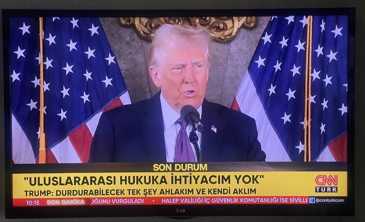 Hitler ve Stalin’den sonra hukuk, etik ve ahlak hiç bu kadar ayaklar altına alınmadı. Dünya birkaç patolojik lider (!) yüzünden karanlığa doğru koşuyor.