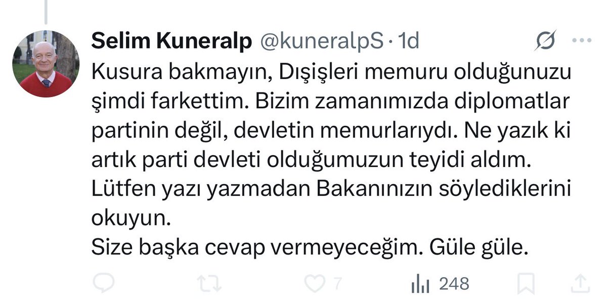 AcarUmut's tweet photo. Ben de bu yanıtınızı yeni farkettim. Ergenler gibi beni bloklamasaydınız doğrudan size hitap ederdim. Sırf görüşünüze karşı görüş belirttiğim için tahammül edemeyip beni 30 yıllık hariciye memuru Büyükelçiyi “parti memuru” olmakla suçluyorsunuz. Ne haysiyetsiz ve utanmaz bir ifade. Sizin döneminiz sizi yetiştirdi. Bir tane komşu ülke dili konuşan diplomat yetiştiremedi. Bugün Atatürk döneminden bu yana dış politikada ve savunma sanayiinde en bağımsız dönemimizi yaşıyoruz. Sırtımızı o lobiye bu lobiye dayamadan ulusal çıkarlarımıza hizmet ediyoruz. Karın ağrınızın sebebi buysa devam edin.