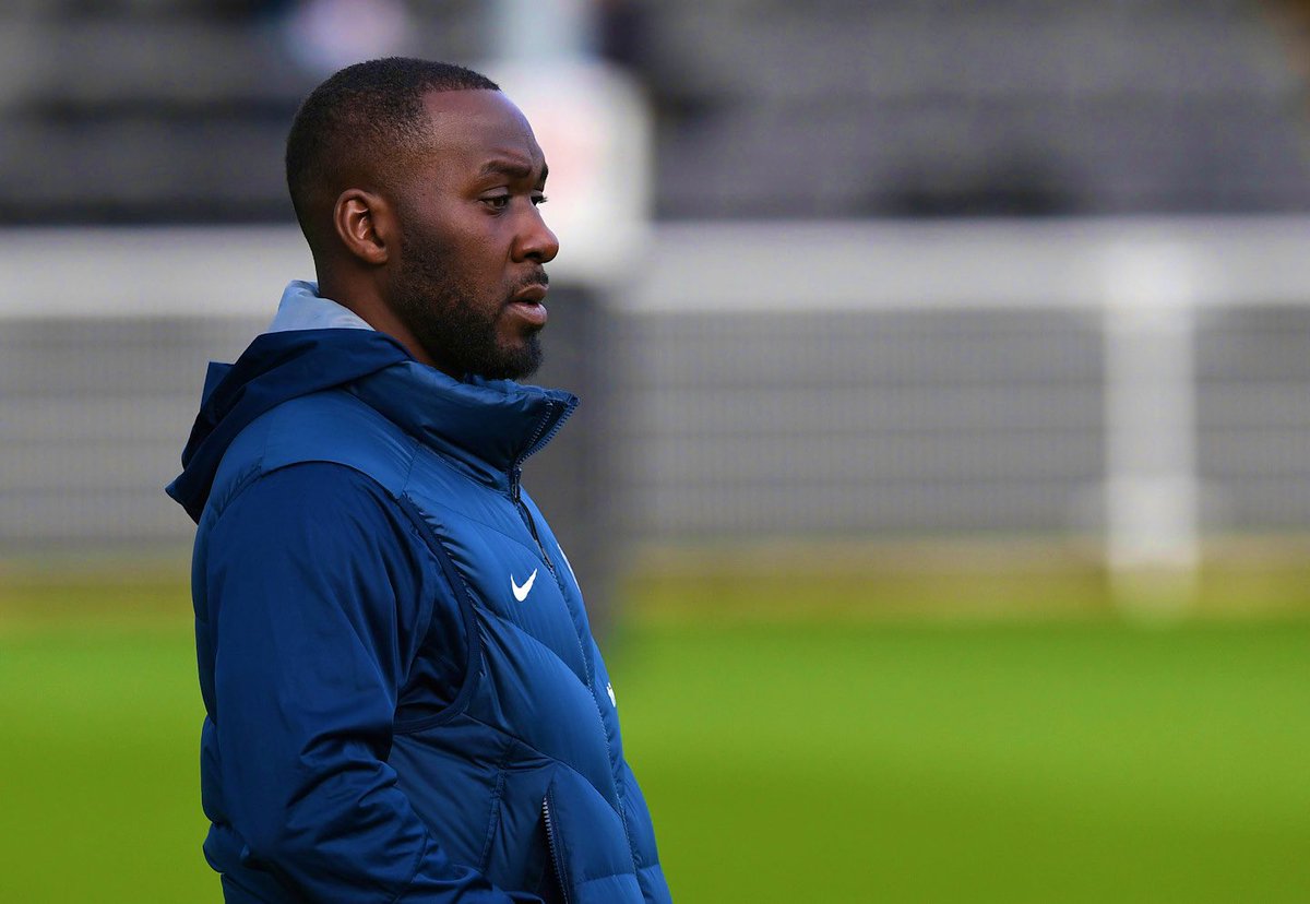 Engr_Series's tweet image. Interesting read about Chelsea’s U18 coach, Hassan Sulaiman. Calum McFarlane is joining Liam Rosenior’s first-team coaching staff, which leaves the U21 role vacant. Instead of promoting the U18 head coach to the U21s, his assistant, Harry Hudson got promoted to become the U21…