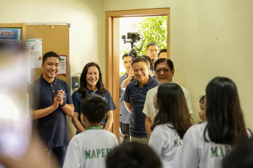 SonnyAngaraNews's tweet photo. ... ng Project https://t.co/epktgkZrOI sa Quezon City Science High School. Maraming salamat sa ASEAN Foundation sa patuloy na suporta sa training component ng programa na makakaabot sa 1.5M Filipinos kabilang ang mga guro, mag-aaral, at mga magulang. 2/2 https://t.co/DTfERLm3xF