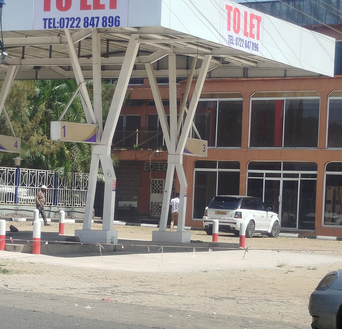 SangKip4's tweet image. Who is  ready we rent this petrol station location Nakuru
