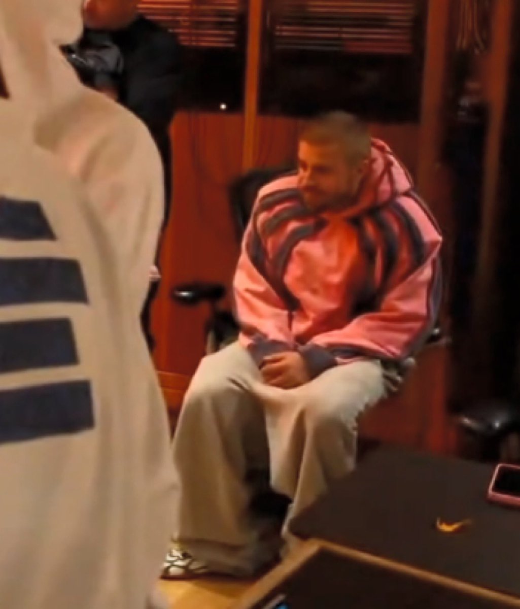 blessjbb's tweet image. me when my social battery ran out