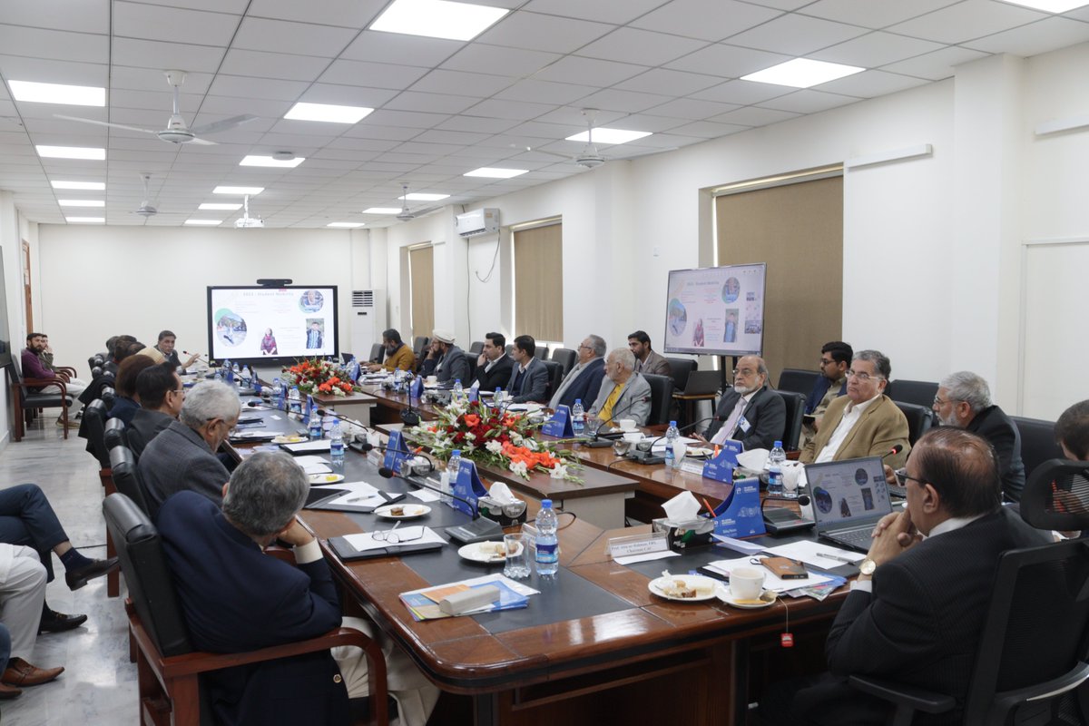 PAFIASTOfficial's tweet photo. PAF-IAST held its Inaugural Corporate Advisory Council (CAC) meeting on 8 Jan 2026, chaired by Dr. Atta-ur-Rehman, to strengthen academia–industry collaboration and promote applied research and innovation.

#PAFIAST #IndustryAcademia #Innovation #Pakistan https://t.co/8eTOW7HPHT