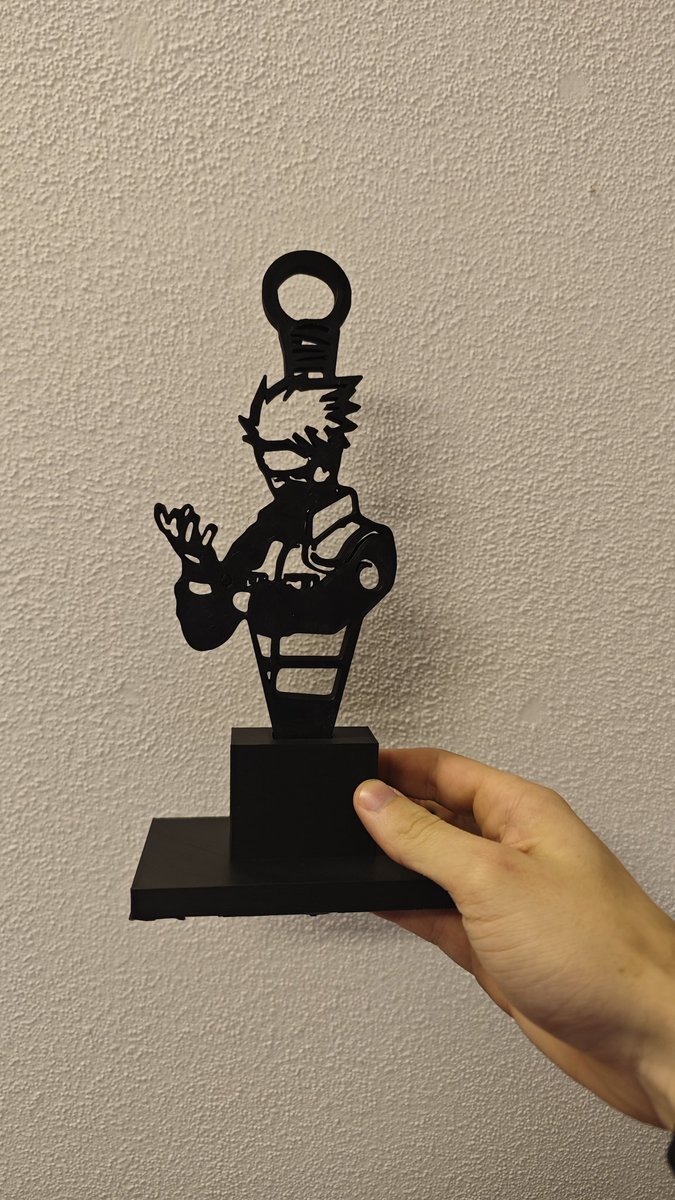 J'aime pas trop les animés et les mangas mais au boulot on m'a demandé de faire quelque chose dans l'univers de Naruto... 

J'ai donc trouvé ce modèle que je voulais vous partager 🫣

3D print by <a href="/ApexEvoniia/">Evoniia</a>  W/
<a href="/Creality3dP/">CREALITY Official</a> 
#Creality #Bambulab #3Dprint #3DPrinting