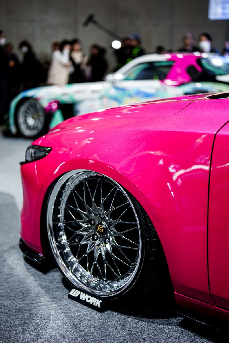 東京オートサロンのカスタムカーコンテストには是非ピンクのSTANCE3