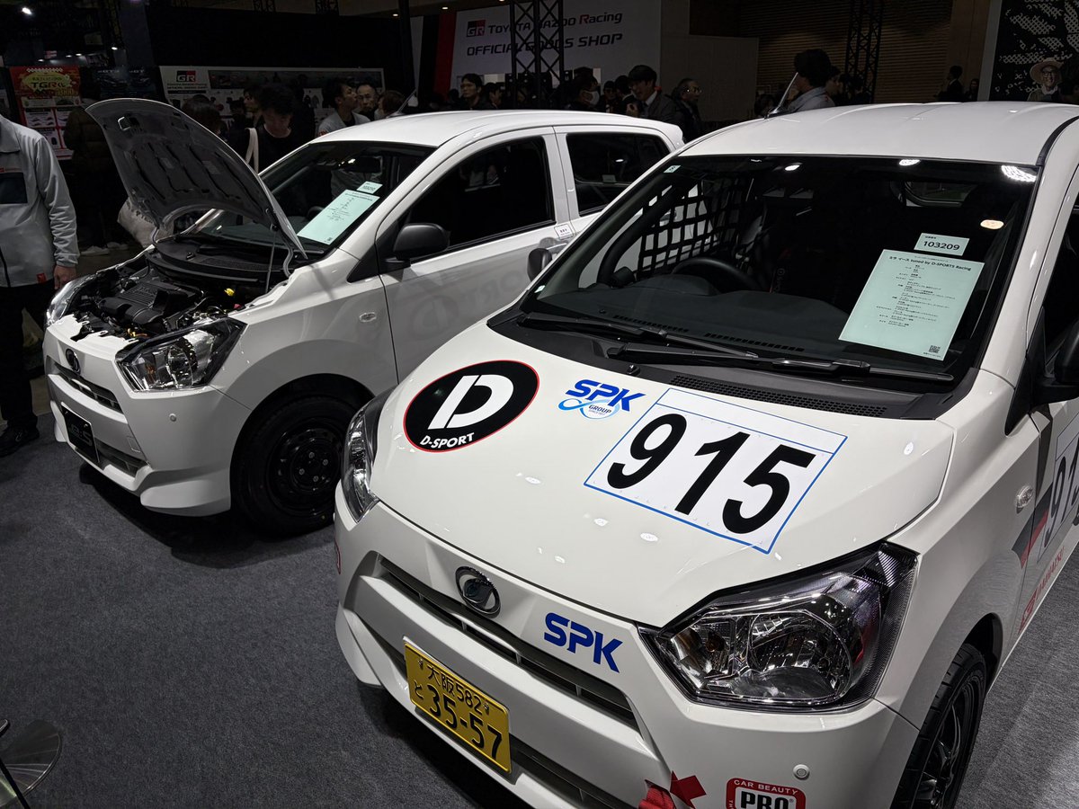 WillForWin2's tweet image. 会場を出た後に出展を知り引き返してまで見に行った車。
ミライースターボ、4躯、MT、ロールゲージ、LSD装備の絶対楽しいだろって１台。
見た感じそのまま市販出来そうな感じで、発売されたら買ってしまうかもしれない😅
#ダイハツ #ミライース