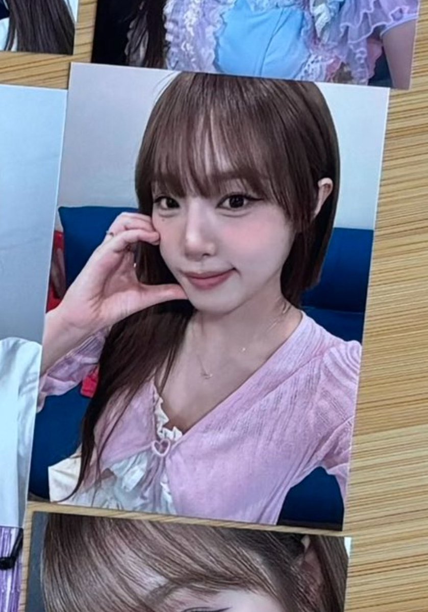 li050617's tweet photo. 최예나 포카 양도 받아요 !!

포카와 함께 디엠으로 가격 제시해주세용

Sell ❌ Buy ⭕️

최예나 지구미 포카 양도 구매 포토카드 특전 미공포 착하다는말이제일싫어 사녹 사전녹화 공방 뮤뱅 뮤직뱅크 음중 음악중심 인가 인기가요 Yena choiyena jigumi https://t.co/Tv3atWtMWQ