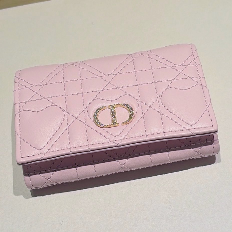 디올 지갑 갖게됐어요 ㅠㅅㅠ♡ 
너무너무...x100 이푸다아